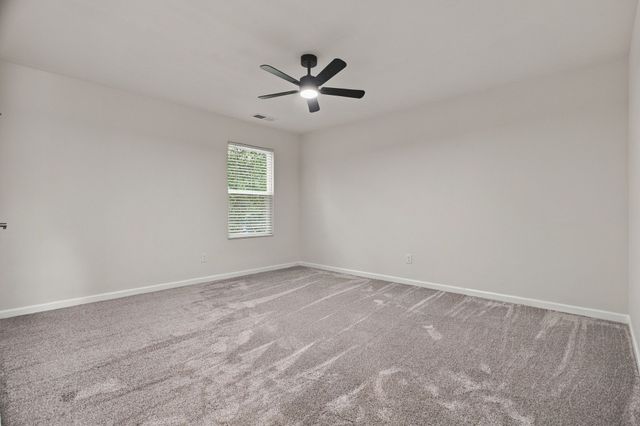 1240 Oxford Village Cv, Columbia, TN 38401