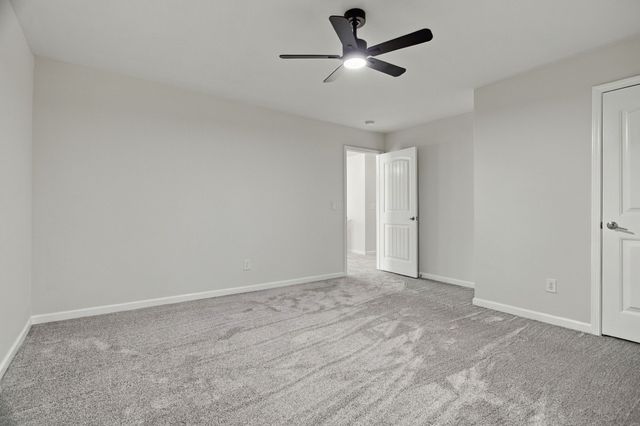 1240 Oxford Village Cv, Columbia, TN 38401