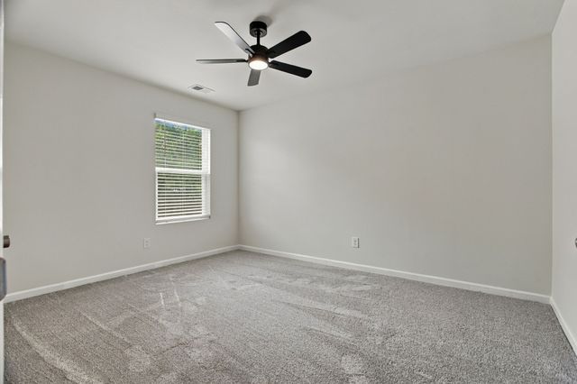 1240 Oxford Village Cv, Columbia, TN 38401