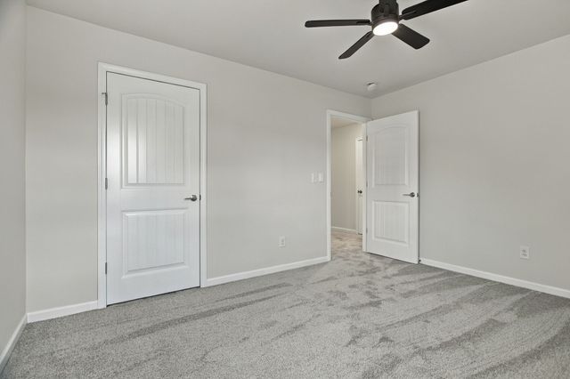 1240 Oxford Village Cv, Columbia, TN 38401