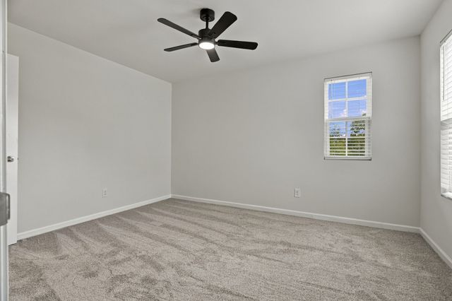 1240 Oxford Village Cv, Columbia, TN 38401