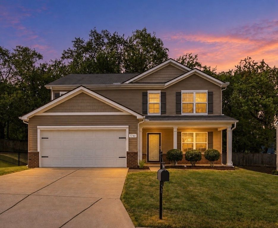 1240 Oxford Village Cv, Columbia, TN 38401