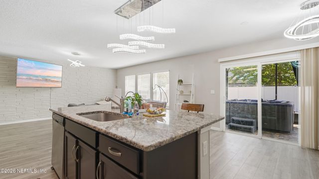 2029 CONSTITUTIONAL REPUBLIC Place, Jacksonville, FL 32221