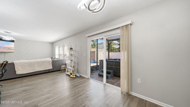 2029 CONSTITUTIONAL REPUBLIC Place, Jacksonville, FL 32221