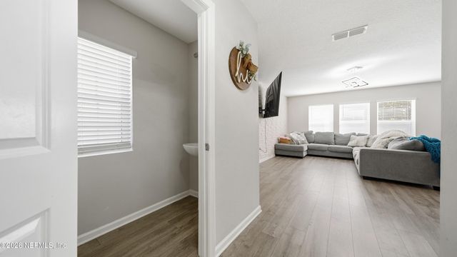 2029 CONSTITUTIONAL REPUBLIC Place, Jacksonville, FL 32221