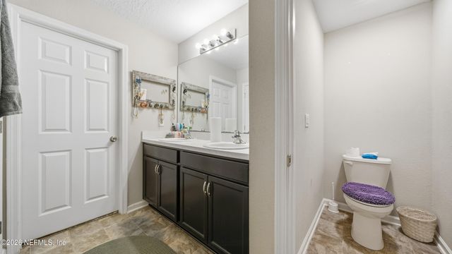 2029 CONSTITUTIONAL REPUBLIC Place, Jacksonville, FL 32221