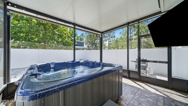 2029 CONSTITUTIONAL REPUBLIC Place, Jacksonville, FL 32221