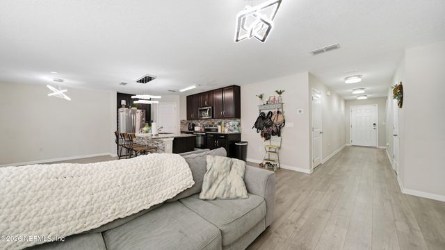 2029 CONSTITUTIONAL REPUBLIC Place, Jacksonville, FL 32221