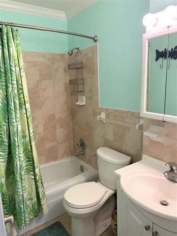 5720 NE 22nd Way 406, Fort Lauderdale, FL 33308