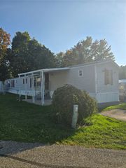 522 MEMORY Lane, Girard, PA 16417