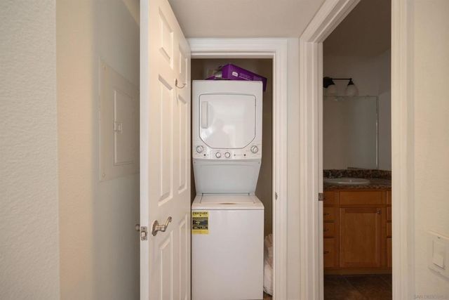 15353 Maturin Dr 115, San Diego, CA 92127