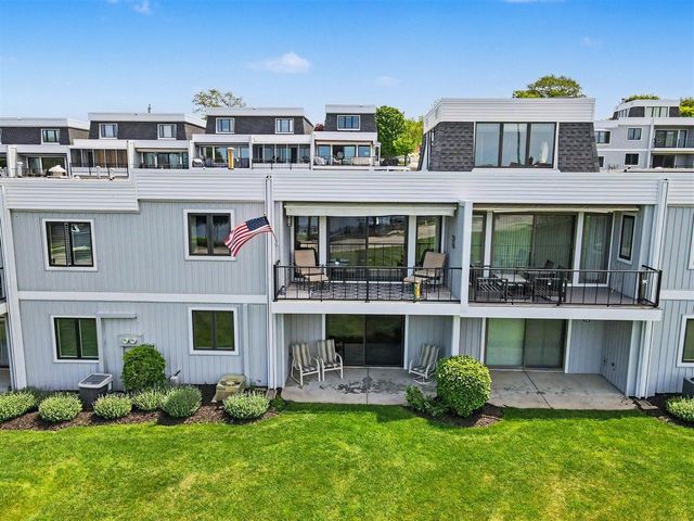 415 Sandpiper Drive, Grand Haven, MI 49417