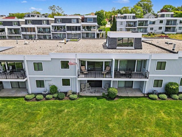 415 Sandpiper Drive, Grand Haven, MI 49417