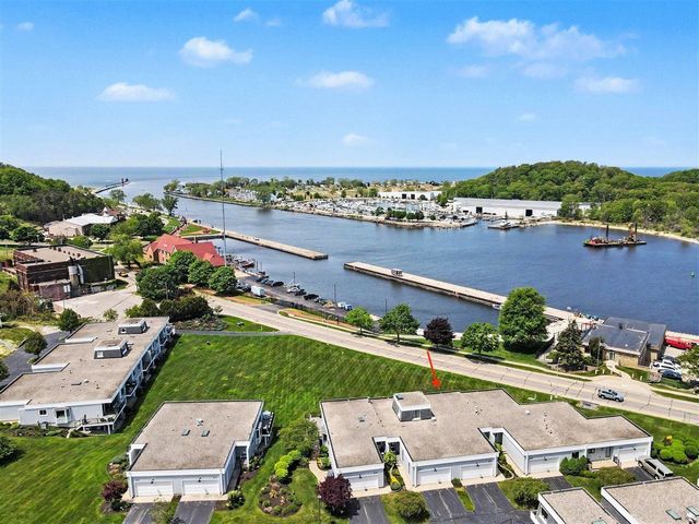 415 Sandpiper Drive, Grand Haven, MI 49417