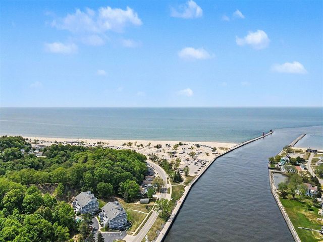 415 Sandpiper Drive, Grand Haven, MI 49417