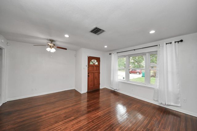 1907 Marguerite Lane, Pasadena, TX 77502