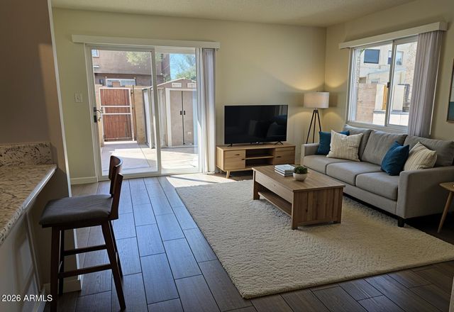 4513 E Riverside Street, Phoenix, AZ 85040