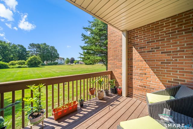 43 Carriage House 43, Enfield, CT 06082