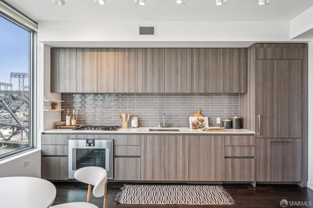 1000 3rd Street 807, San Francisco, CA 94158