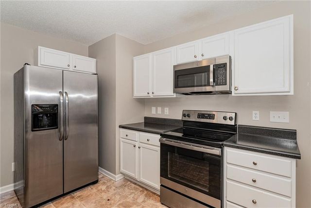 302 Apple Ridge Road, Greensboro, NC 27406