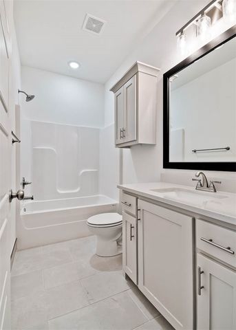 2 Rothbury Lane, Bella Vista, AR 72714