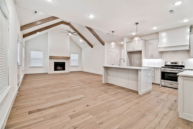 2 Rothbury Lane, Bella Vista, AR 72714
