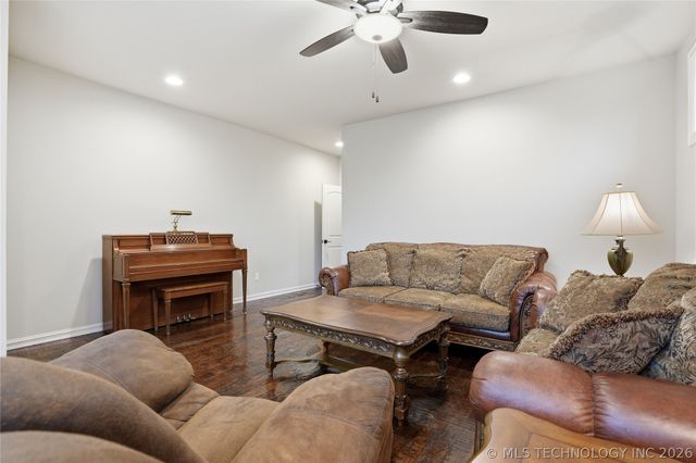 5512 E 124th Street S, Bixby, OK 74008