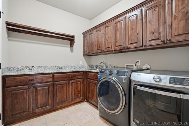 5512 E 124th Street S, Bixby, OK 74008