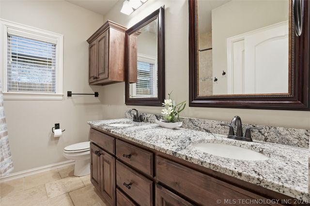 5512 E 124th Street S, Bixby, OK 74008