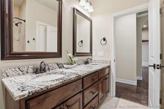 5512 E 124th Street S, Bixby, OK 74008