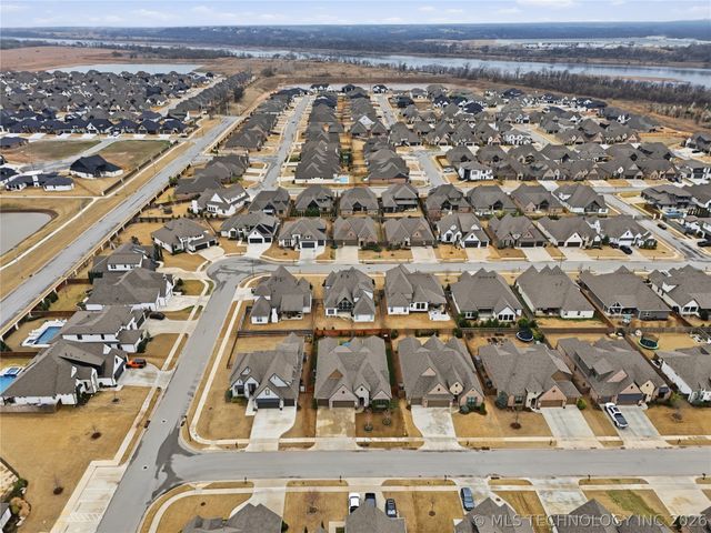 5512 E 124th Street S, Bixby, OK 74008