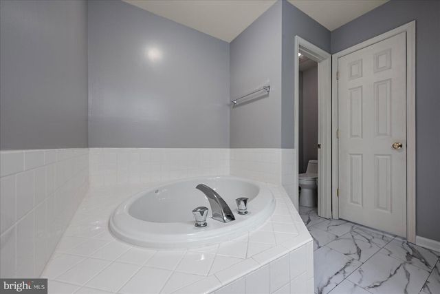 25542 DONEGAL DR, Chantilly, VA 20152