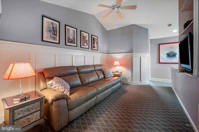 25542 DONEGAL DR, Chantilly, VA 20152