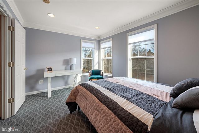 25542 DONEGAL DR, Chantilly, VA 20152