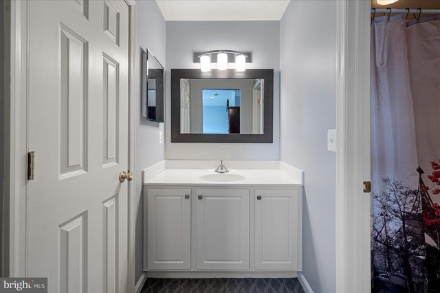 25542 DONEGAL DR, Chantilly, VA 20152