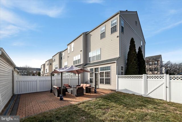25542 DONEGAL DR, Chantilly, VA 20152