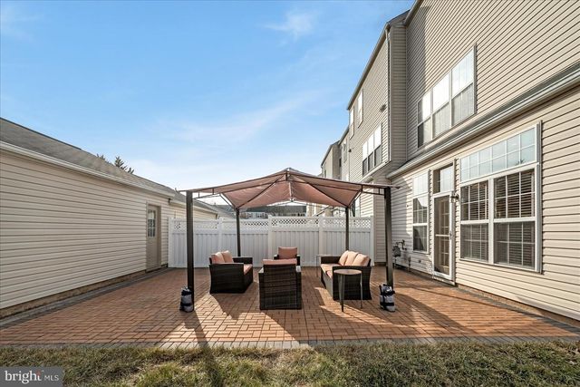 25542 DONEGAL DR, Chantilly, VA 20152