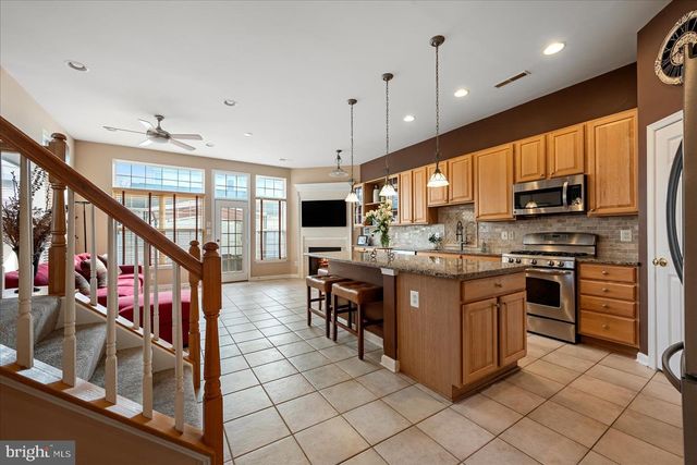 25542 DONEGAL DR, Chantilly, VA 20152