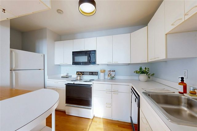 10 East Street 2, Providence, RI 02906