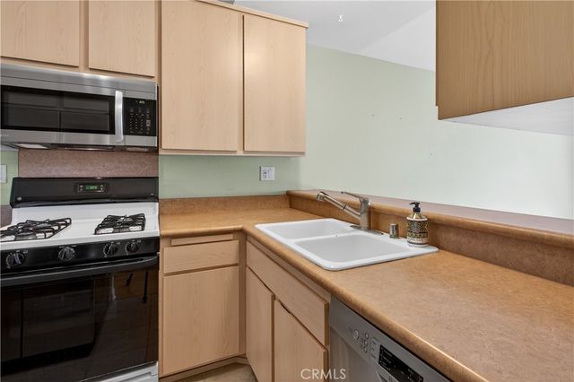 143 Orange Blossom 113, Irvine, CA 92618