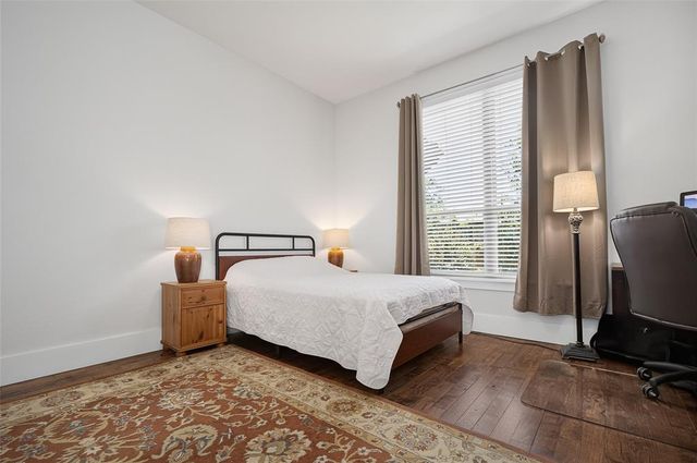 200 Pont Julienn Court, Edmond, OK 73034
