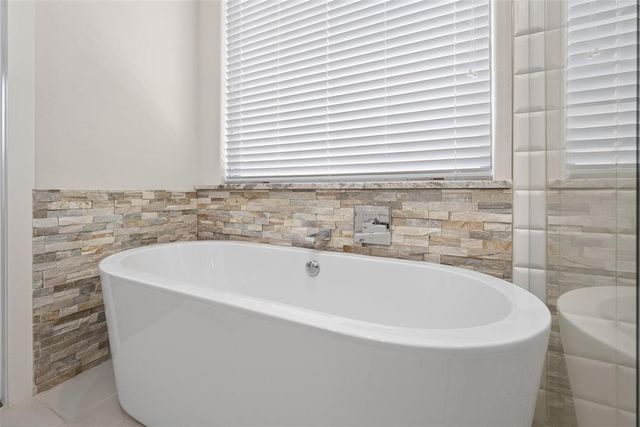 200 Pont Julienn Court, Edmond, OK 73034