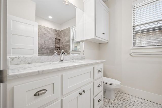 200 Pont Julienn Court, Edmond, OK 73034