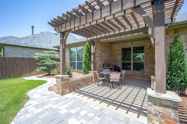 200 Pont Julienn Court, Edmond, OK 73034