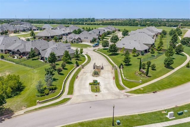 200 Pont Julienn Court, Edmond, OK 73034