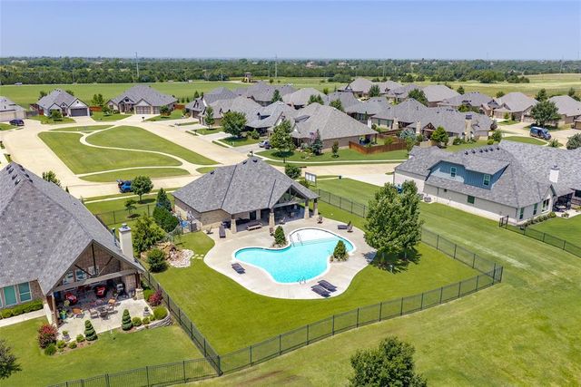 200 Pont Julienn Court, Edmond, OK 73034