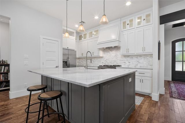 200 Pont Julienn Court, Edmond, OK 73034