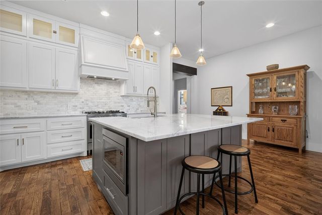 200 Pont Julienn Court, Edmond, OK 73034