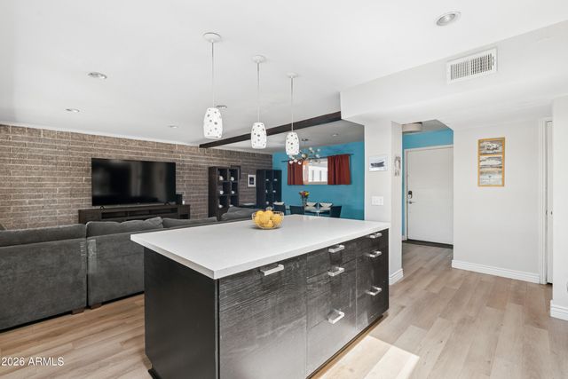 3354 N 6TH Avenue, Phoenix, AZ 85013