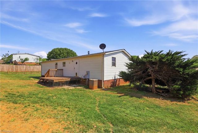 112 Hayes Drive, King, NC 27021